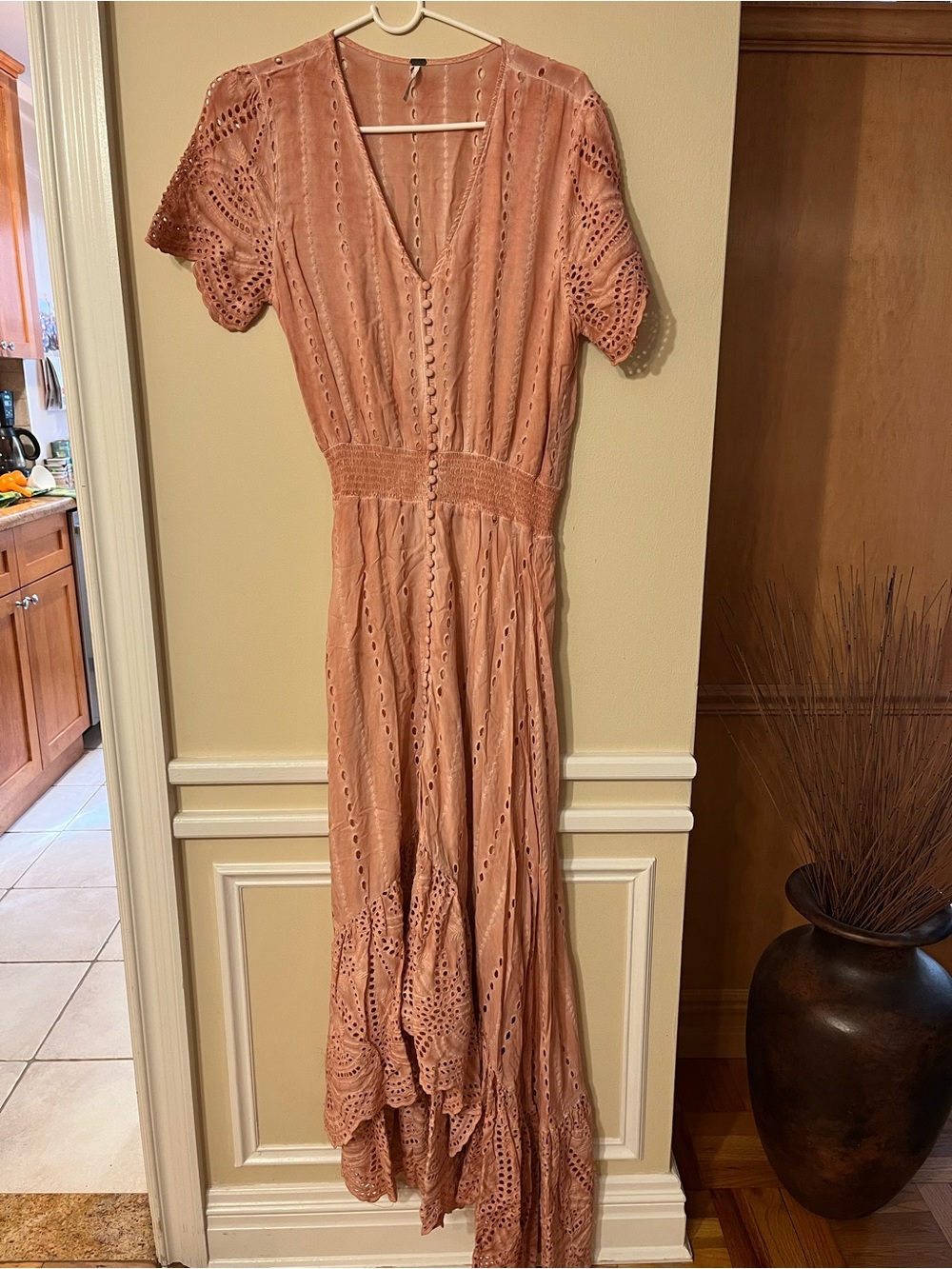 YFB Young Fabulous & Broke Costa Eyelet Tie Dye Pink High-Low Maxi Dress Medium - Picture 2 of 8
